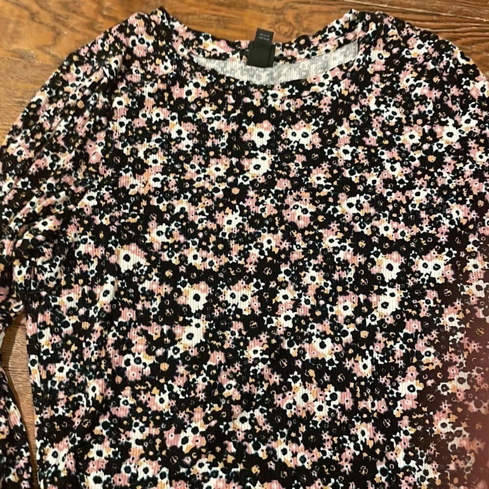 Wild Fable Ling Sleeve Black Floral Top Size XL - Picture 2 of 3